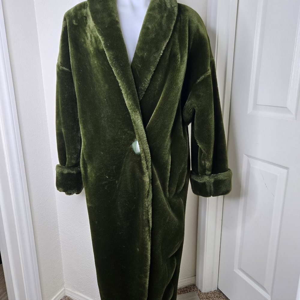 Donny Brook Luxurious Green Vintage Faux Fur Coat - Picture 3 of 5